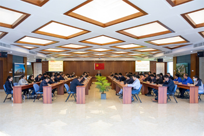 1001.深入学习十九届五中全会公报全文.jpg